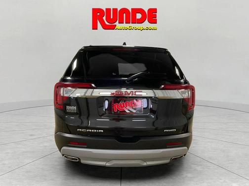 Black 2023 GMC Acadia SLT