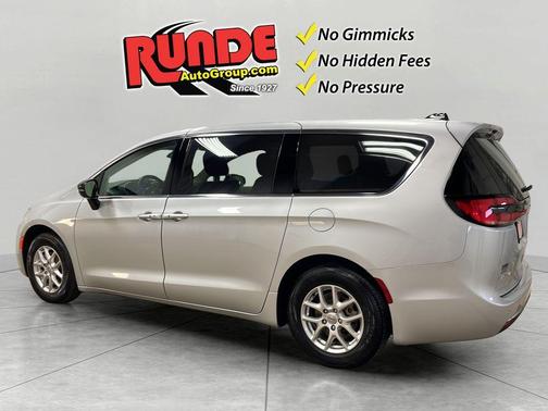 2024 Chrysler Pacifica Touring-L