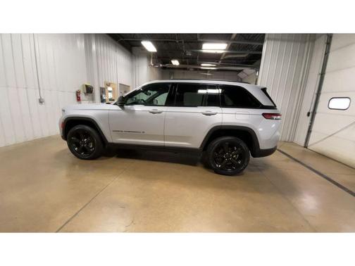 2024 Jeep Grand Cherokee Laredo