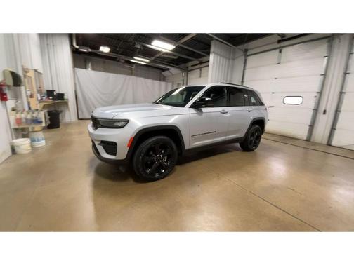 2024 Jeep Grand Cherokee Laredo