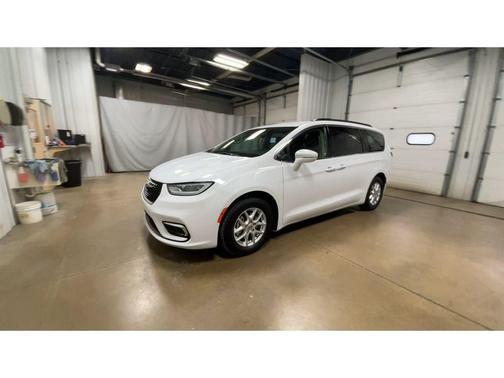 2022 Chrysler Pacifica Touring-L