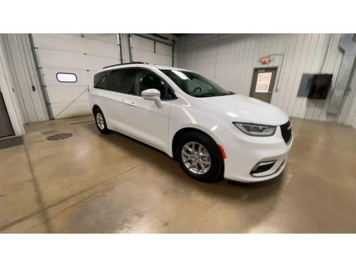 2022 Chrysler Pacifica Touring-L