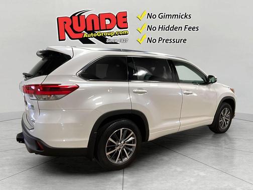 White 2018 Toyota Highlander