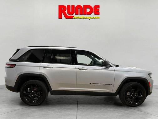 2024 Jeep Grand Cherokee Laredo