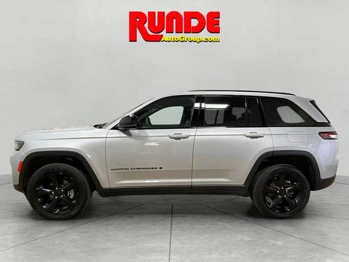 2024 Jeep Grand Cherokee Laredo