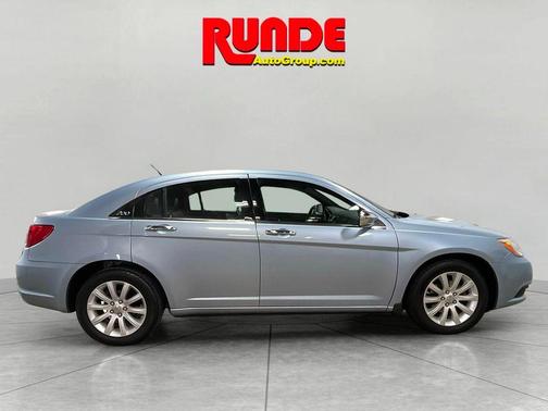 2013 Chrysler 200 Limited