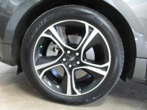 Photo 4 of 19 of 2019 Ford Edge ST