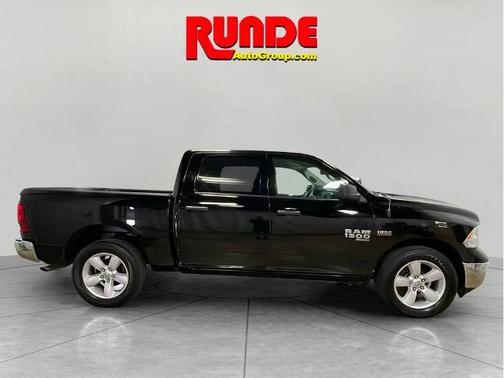 2022 RAM 1500 Classic SLT
