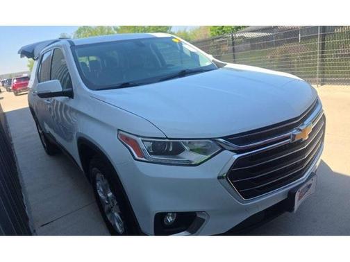 White 2021 Chevrolet Traverse LT Leather