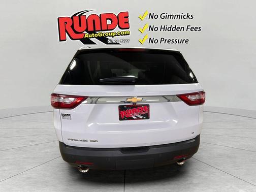 White 2021 Chevrolet Traverse LT Leather