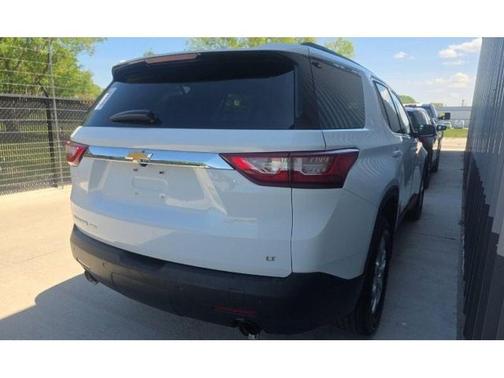 White 2021 Chevrolet Traverse LT Leather