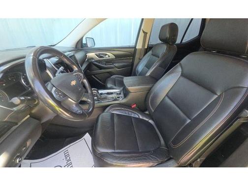White 2021 Chevrolet Traverse LT Leather