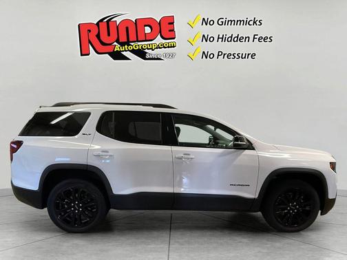 White 2023 GMC Acadia SLT