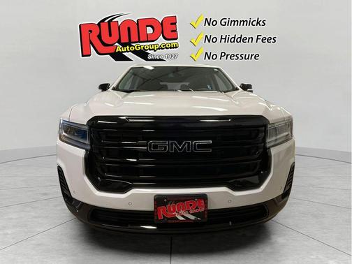 White 2023 GMC Acadia SLT