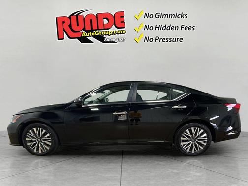 Black 2024 Nissan Altima 2.5 SV