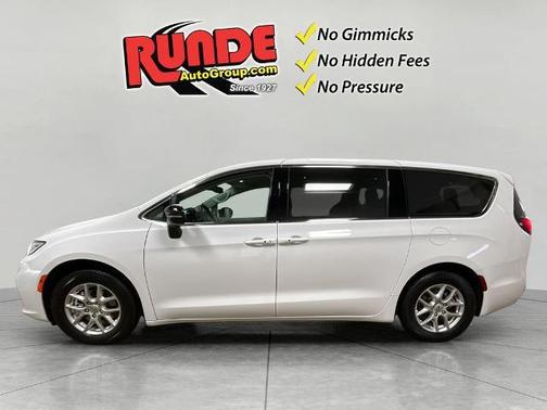 White 2024 Chrysler Pacifica Touring-L