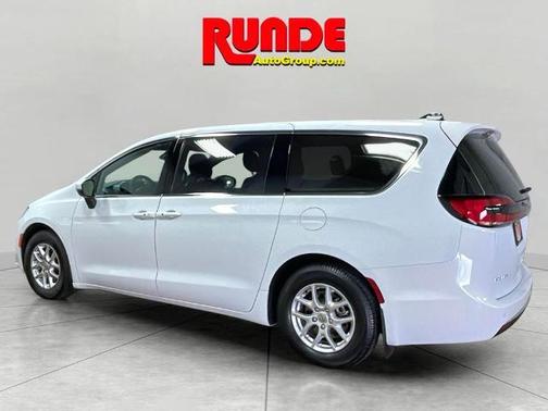 2023 Chrysler Pacifica Touring