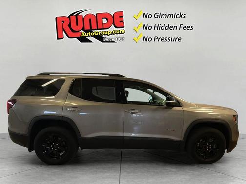 2022 GMC Acadia AT4