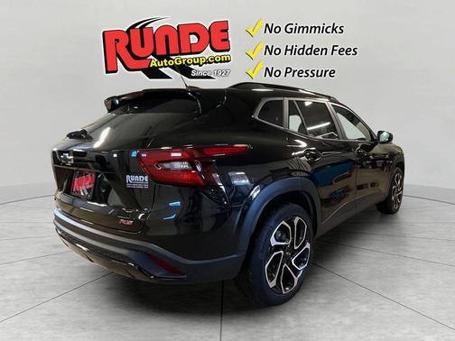 Black 2024 Chevrolet Trax 2RS