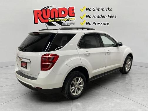 White 2017 Chevrolet Equinox LT