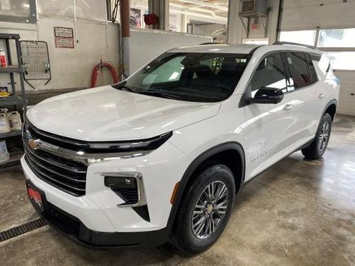 Summit White 2026 Chevrolet Traverse LT