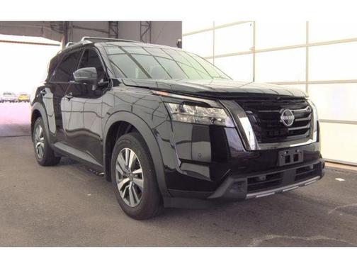 Black 2024 Nissan Pathfinder SL