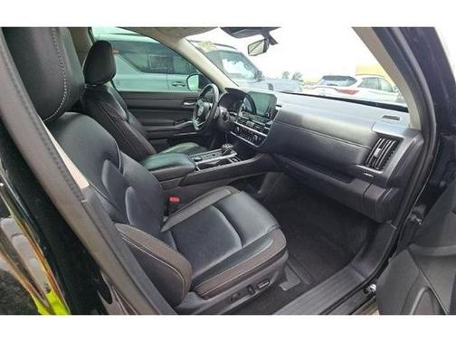 Black 2024 Nissan Pathfinder SL