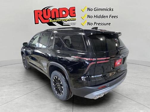 Mosaic Black Metallic 2026 Chevrolet Traverse Z71