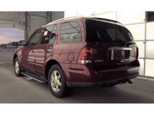 Red 2006 Buick Rainier CXL