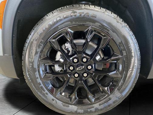 Sterling Gray 2026 Chevrolet Traverse LT