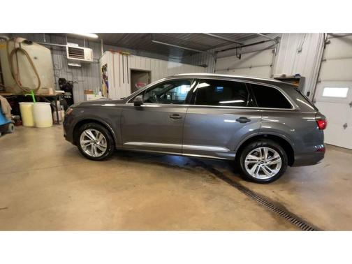 2021 Audi Q7 45 Premium