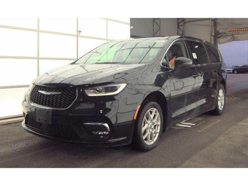 2023 Chrysler Pacifica Touring-L