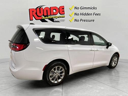 2024 Chrysler Pacifica Touring-L