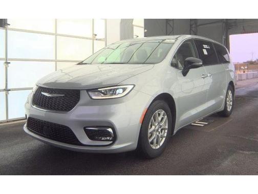 2024 Chrysler Pacifica Touring-L