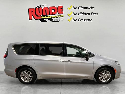 2024 Chrysler Pacifica Touring-L