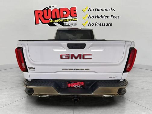 White 2022 GMC Sierra 1500 SLT