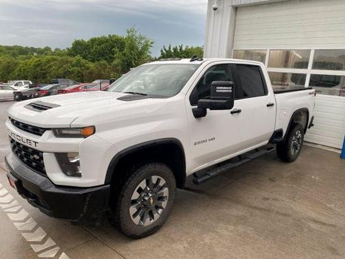 White 2022 Chevrolet Silverado 2500 Custom