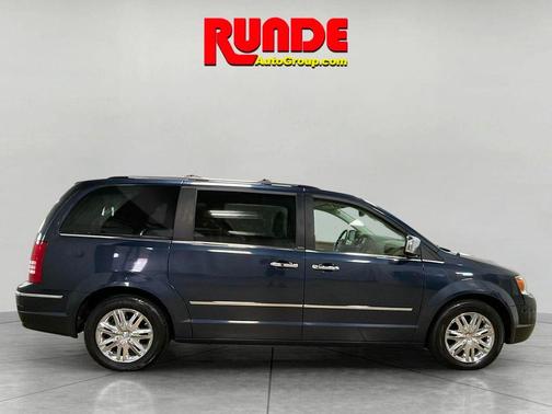2008 Chrysler Town & Country Limited