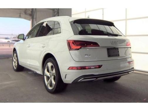 Glacier White Metallic 2021 Audi Q5 45 Premium
