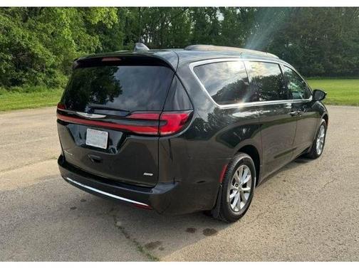 Black 2023 Chrysler Pacifica Touring-L