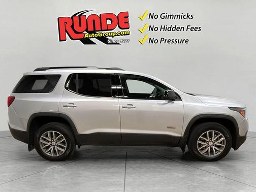 2017 GMC Acadia SLE-2
