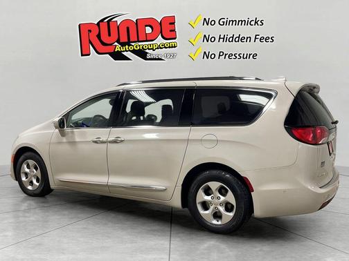 2017 Chrysler Pacifica Touring-L Plus