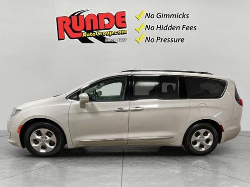 2017 Chrysler Pacifica Touring-L Plus