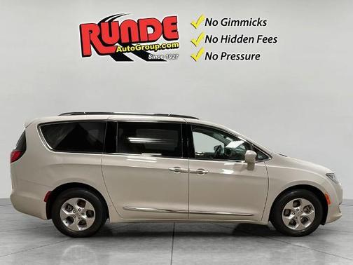 2017 Chrysler Pacifica Touring-L Plus