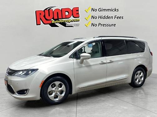 2017 Chrysler Pacifica Touring-L Plus