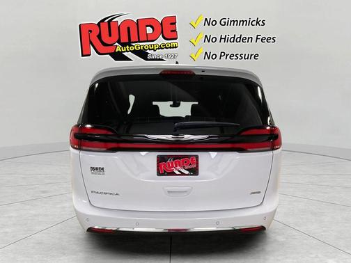 2024 Chrysler Pacifica Touring-L