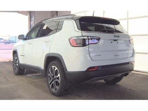 White 2022 Jeep Compass Limited