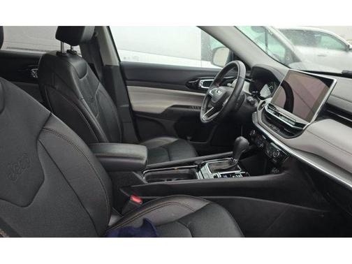 White 2022 Jeep Compass Limited