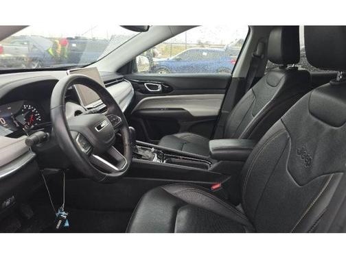 White 2022 Jeep Compass Limited
