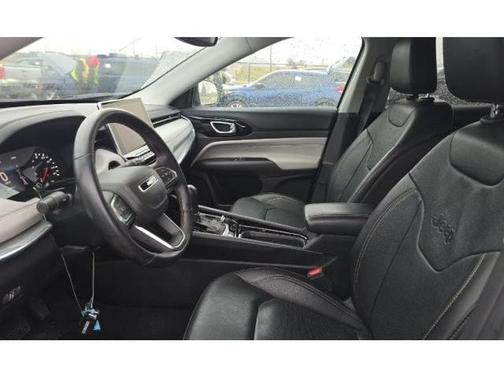 White 2022 Jeep Compass Limited